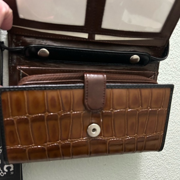 NWT. M.C Brighton Brown & Black Croc-Embossed Crossbody Purse. - Picture 4 of 16